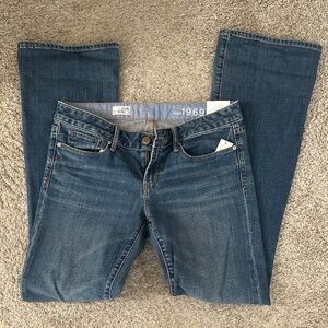 GAP 1969 Women's Sexy Boot Low rise boot cut. Stretch.